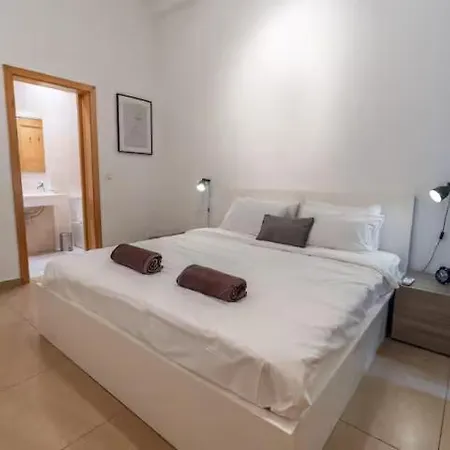 Spinola Seafront Loft Deluxe * San Ġiljan