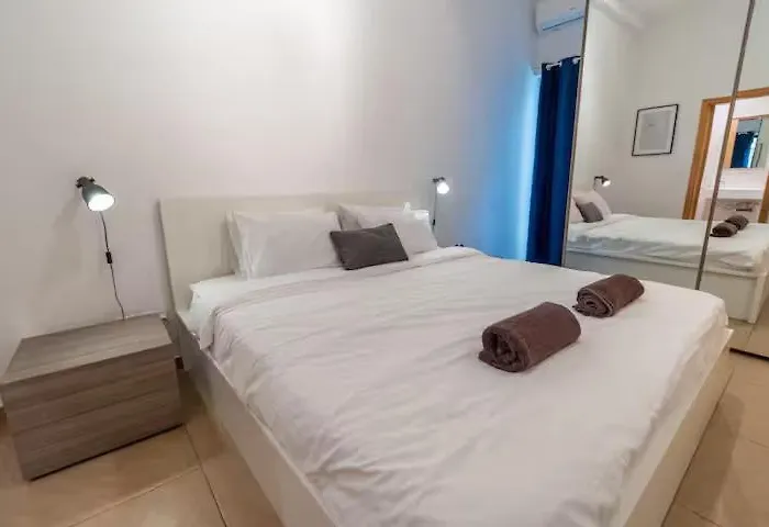 Spinola Seafront Loft Deluxe Saint Julian's