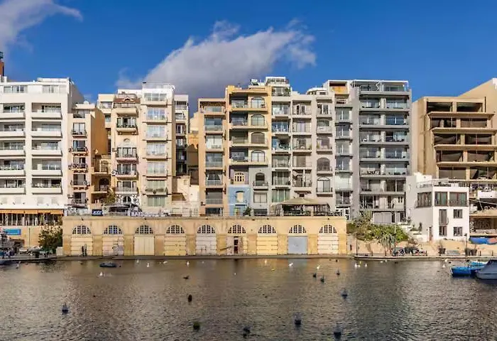 Spinola Seafront Loft Deluxe San Julián